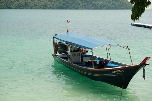 SHARING ISLAND HOPPING BY SPEED BOAT TOUR