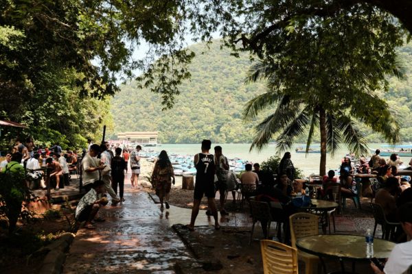 SHARING ISLAND HOPPING BY SPEED BOAT TOUR