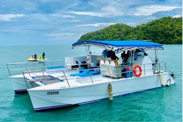 Private Cruise with Saladin Of Langkawi (3.5 hours)