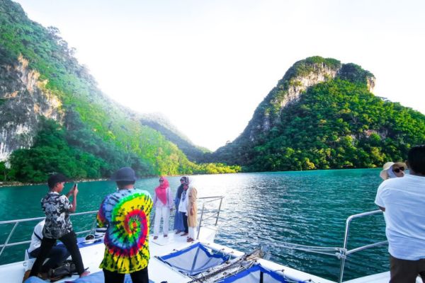 Private Cruise with Saladin Of Langkawi (3.5 hours)