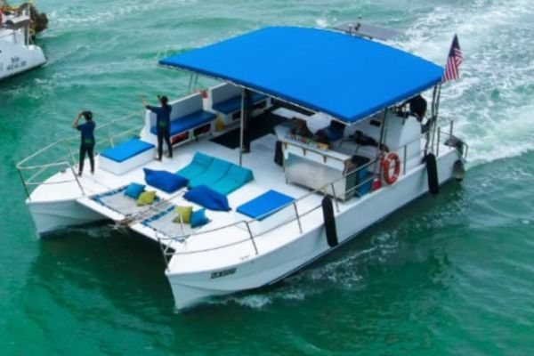 Private Cruise with Saladin Of Langkawi (3.5 hours)