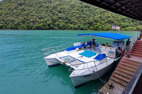 Private Cruise with Saladin Of Langkawi (3.5 hours)